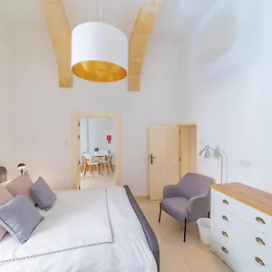 Carmelita Maisonette Apartment
